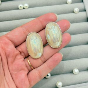 Oval oversized studs